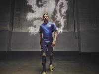 FB体育-赛道终章，福克斯硬仗之王，F1年度争冠之夜的永恒传奇