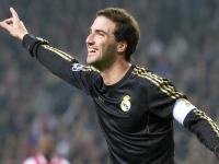 FB体育APP-黄喜灿一剑封喉，南非力克安哥拉展现非洲足球新格局