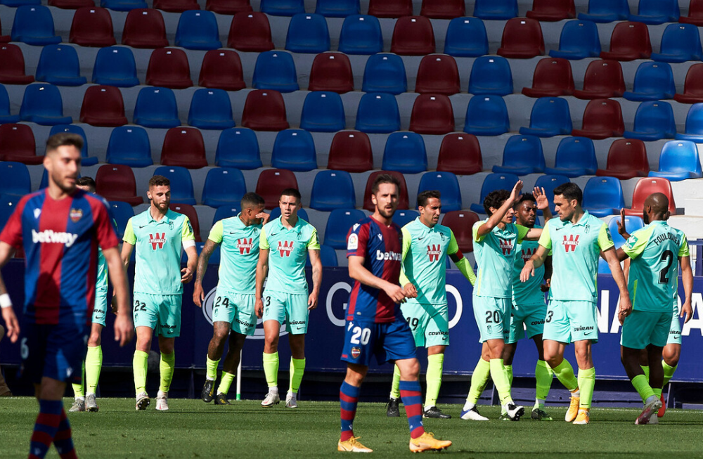 塞维利亚击败格拉纳达，稳步追赶积分榜前列的简单介绍