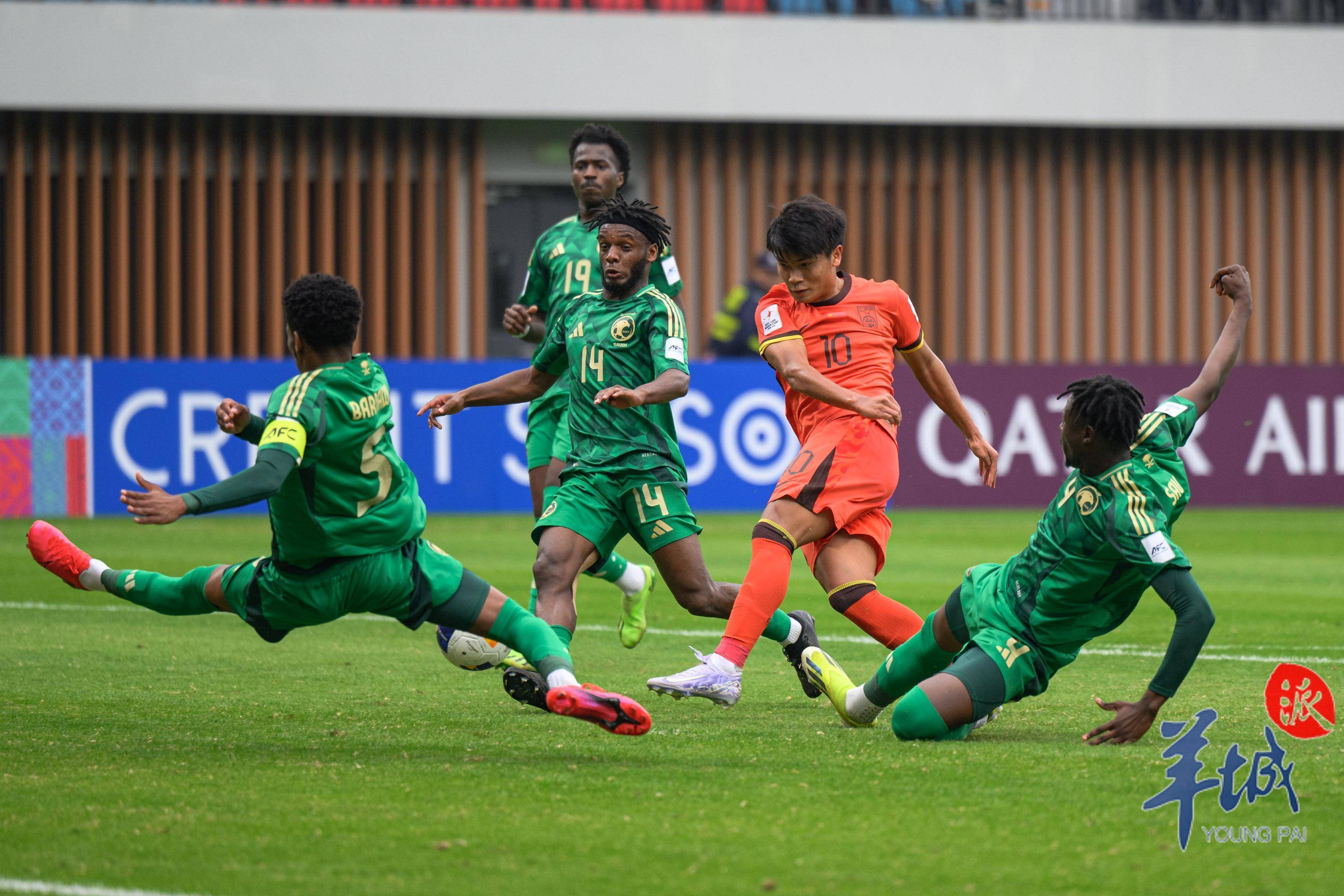 沙特阿拉伯队备战欧洲预选赛，迎接挑战