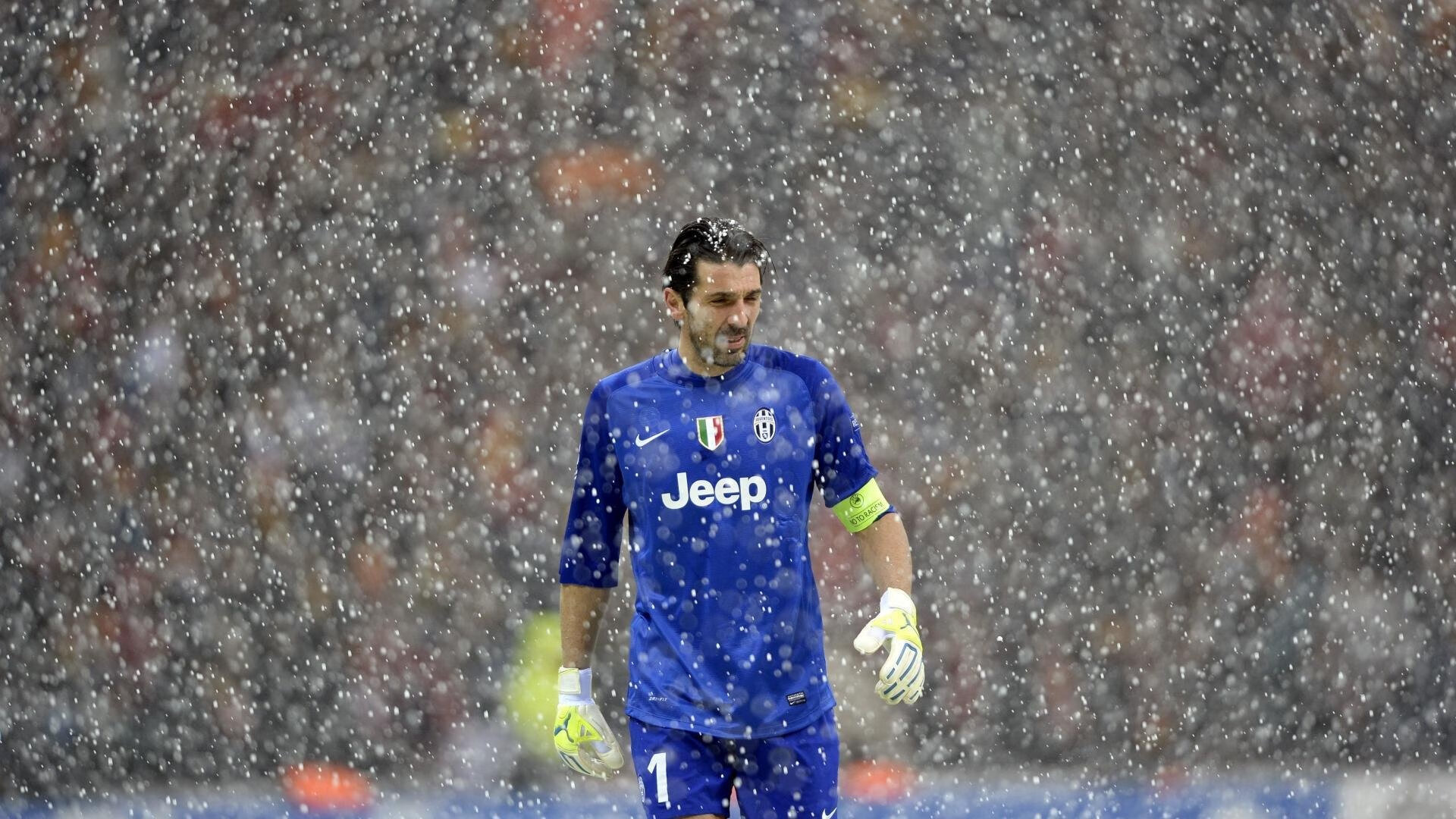 跨界奇观，当雄鹿拿下深圳队，约基奇在英超争冠接管比赛