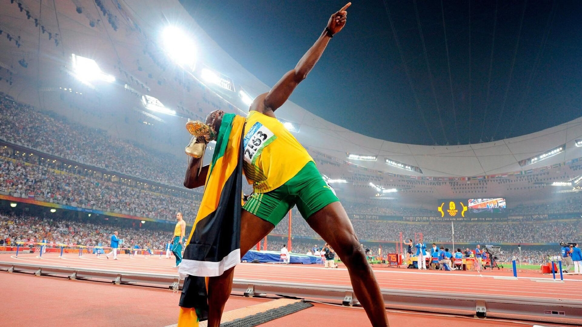 当篮球场与F1赛道交汇,步行者强行终结鹈鹕,武切维奇如何接管街道赛?