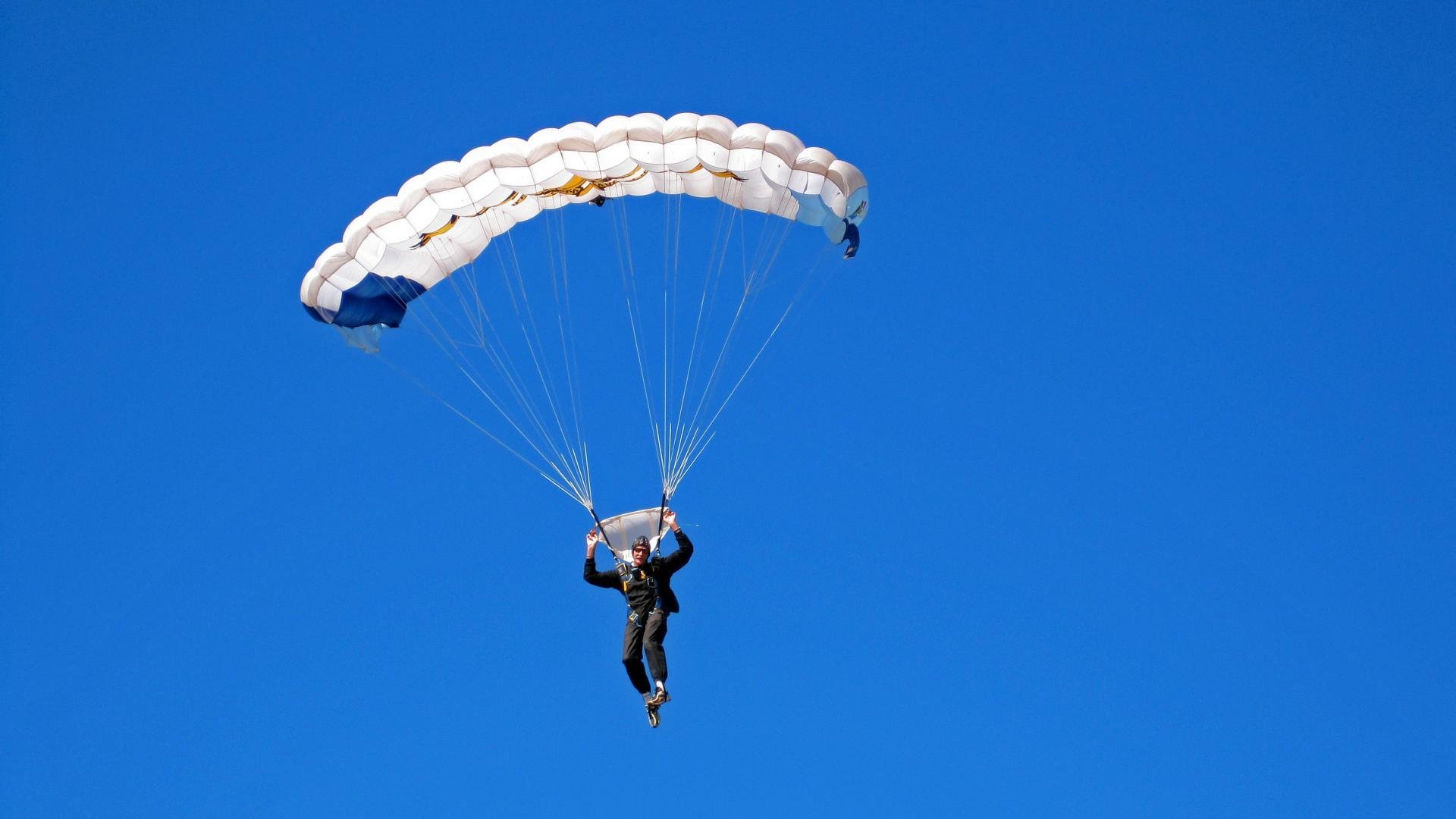 F1新赛季揭幕战，尼日利亚轻取中国，赛场内外双重焦点