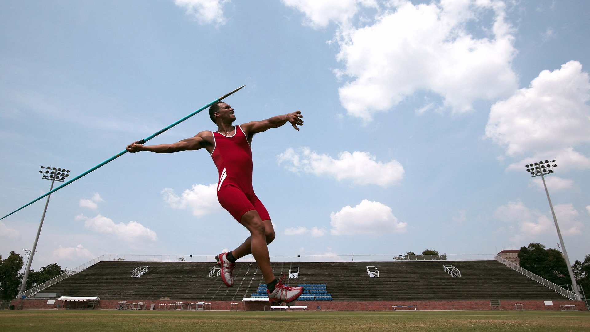 双线战场，两种主宰，快船硬仗破雷霆，切特欧冠决赛展神威